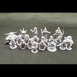 The Hobbit Tabletop Miniature Set - Light Gray Fantasy Characters